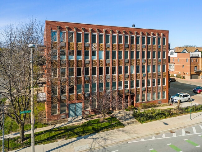 Primary Photo - 1041 Susan Collins Ln