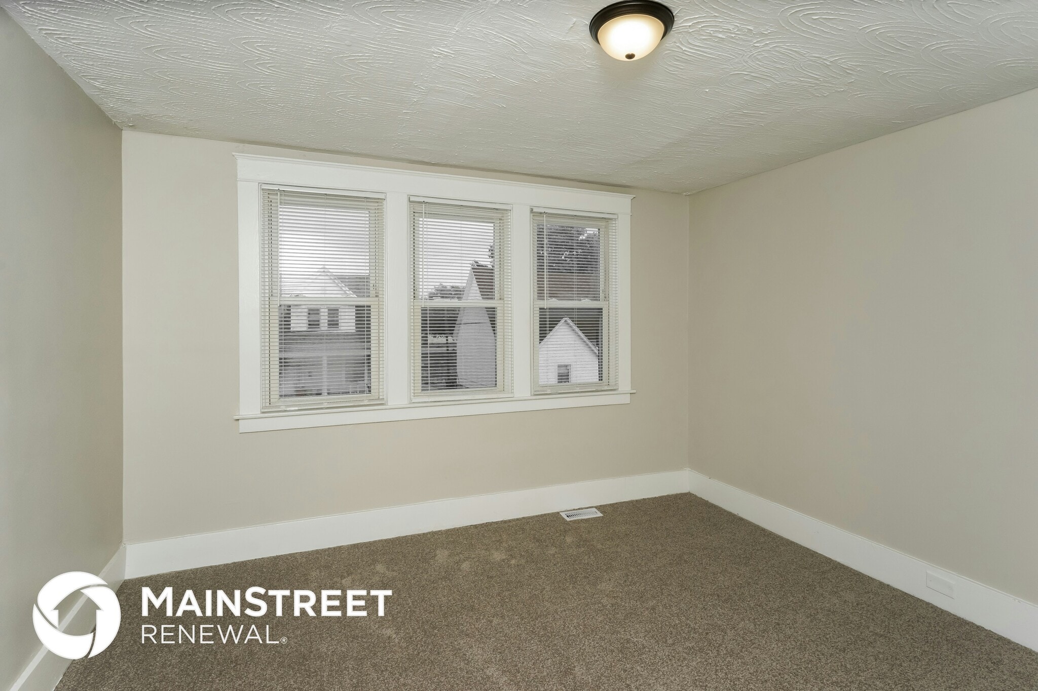 Building Photo - 1812 W Gaulbert Ave