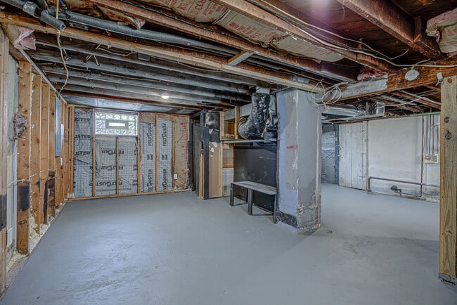 Building Photo - 1103 Reservoir St