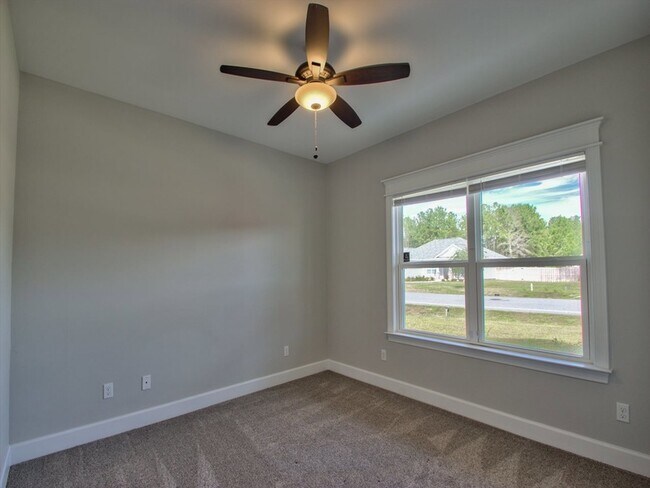 Building Photo - 102 Churchill Dr