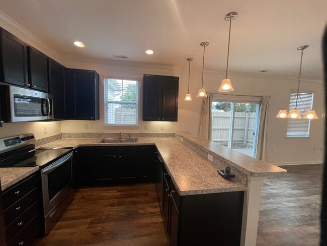 Building Photo - 1685 Halesworth Ln