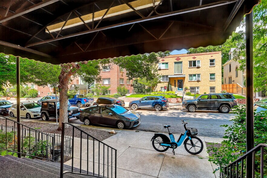 Building Photo - 1365 Columbine St