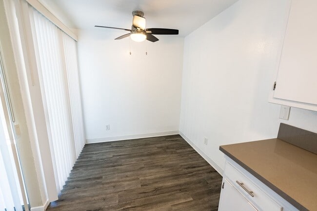 Interior Photo - 3537 Clarington Ave
