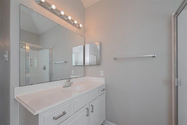 Building Photo - 17202 Sheffield Bend Dr