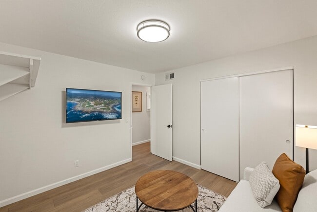 Building Photo - 1571 David Ave