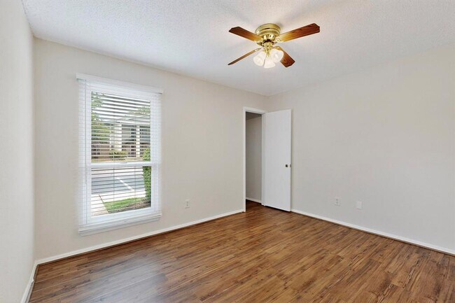 Building Photo - 10616 Mellow Meadow Dr