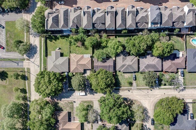 Building Photo - 4109 Lymbar Dr