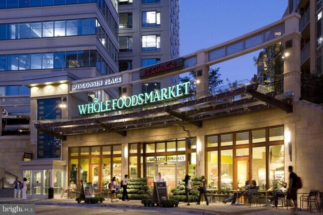 Building Photo - 4515 Willard Ave