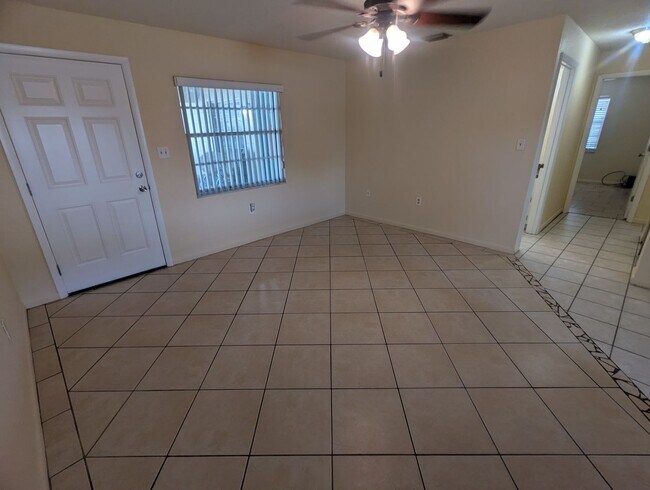 Building Photo - 824 N St Clair Abrams Ave
