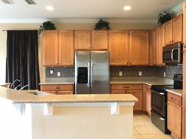 Building Photo - AMAZING HOME WITH LAKEFRONT VIEW!