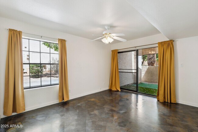 Building Photo - 205 N 74th St