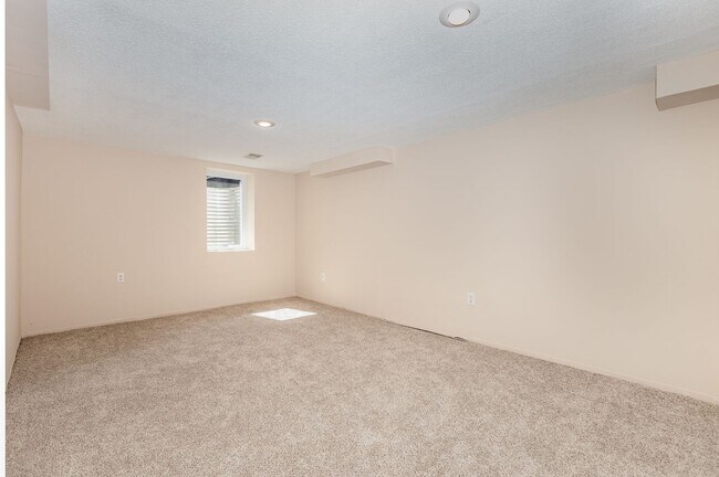 Building Photo - 4 Bed | 2 bath House in Andover School Dis...