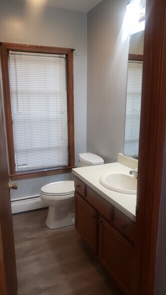 Building Photo - 53 Franklin St