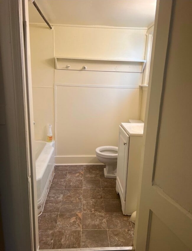 Building Photo - 652 Pennsylvania Ave