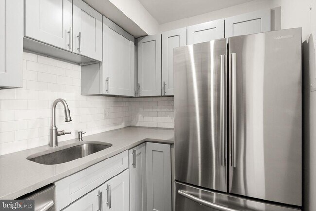 Building Photo - 1733 20th St NW