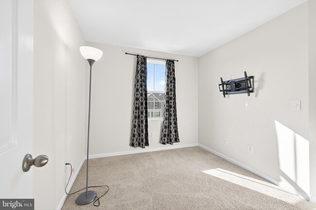 Building Photo - 6364 Pebblebrook Dr