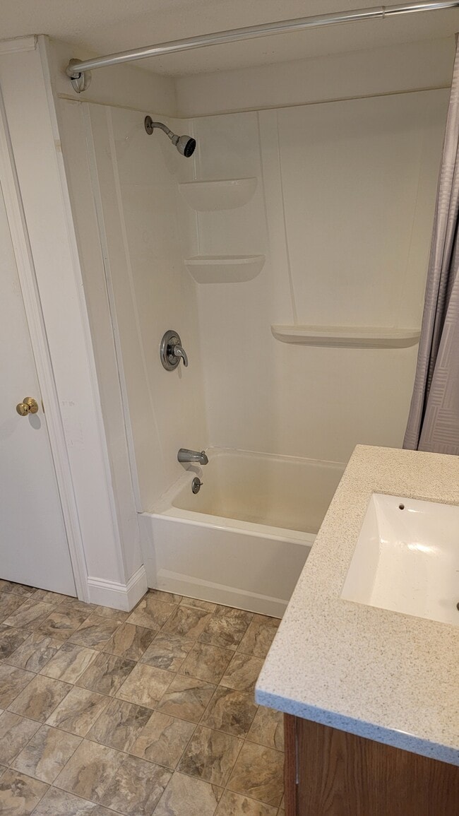 Building Photo - 115 Paul Manafort Dr