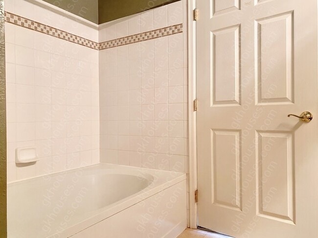 Building Photo - 2-Bed/2-Bath Condo/Pet Friendly/Voucher Accepted/Available Soon!