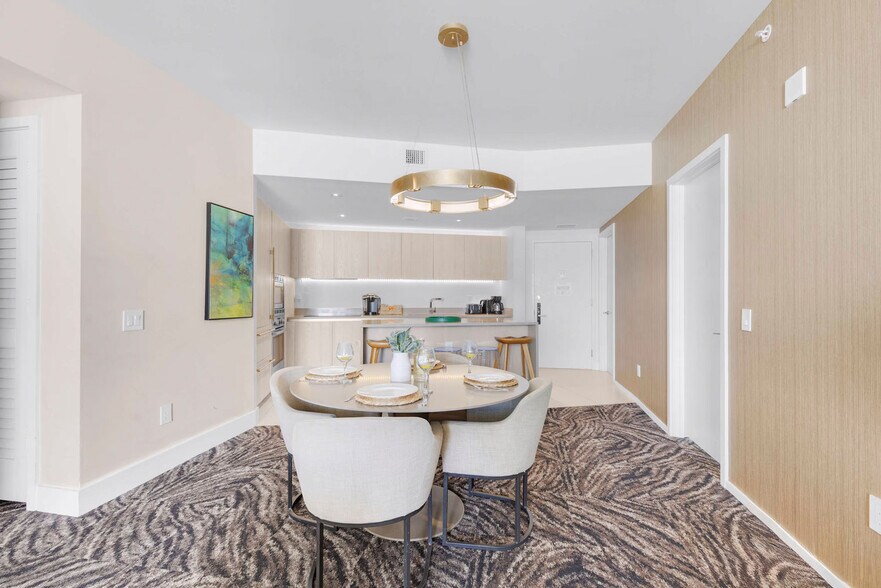 Building Photo - 4111 S Ocean Dr