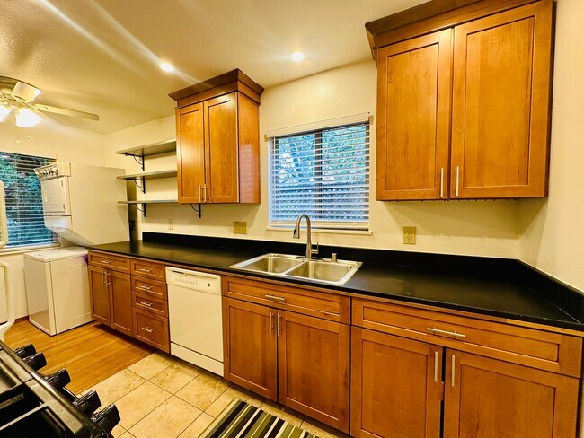 Building Photo - Chabot 4-plex