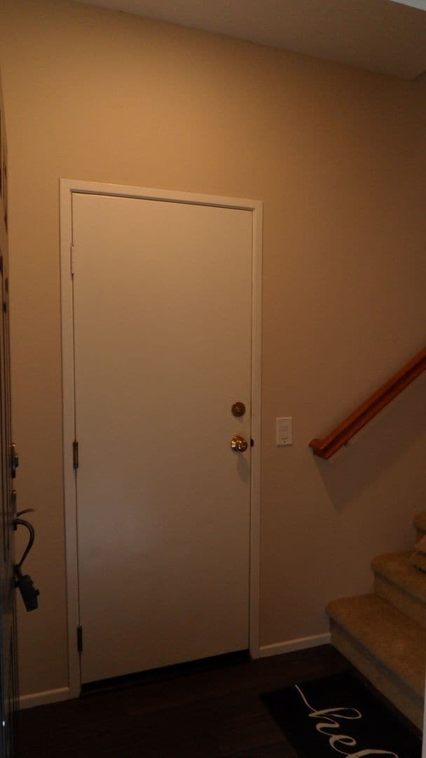Building Photo - Clean & Spacious 2BR 2BA Two-Story, All Up...