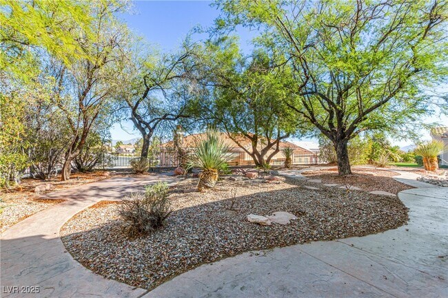 Building Photo - 10548 Findlay Ave