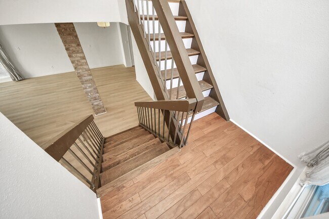 Building Photo - 10743 Boardwalk St