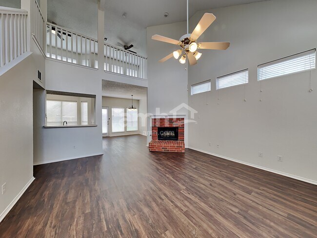 Building Photo - 3222 Blue Jay Ln