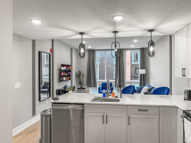 Building Photo - 626 N Delaware Ave