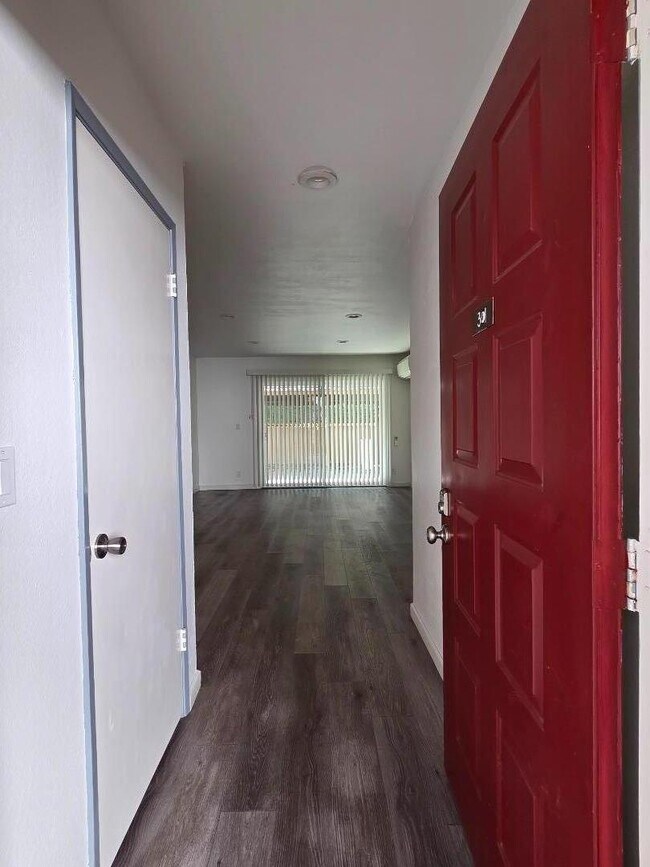 Building Photo - 2201 Monroe St