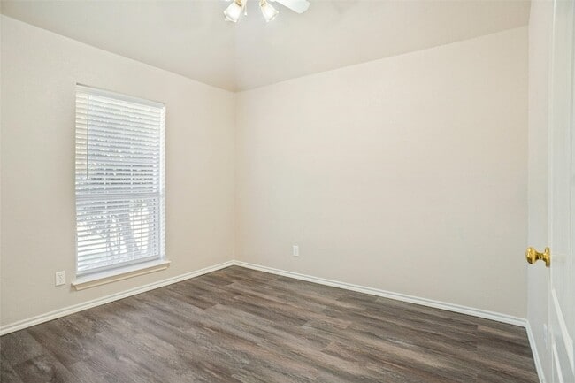 Building Photo - 1025 Westgrove Dr