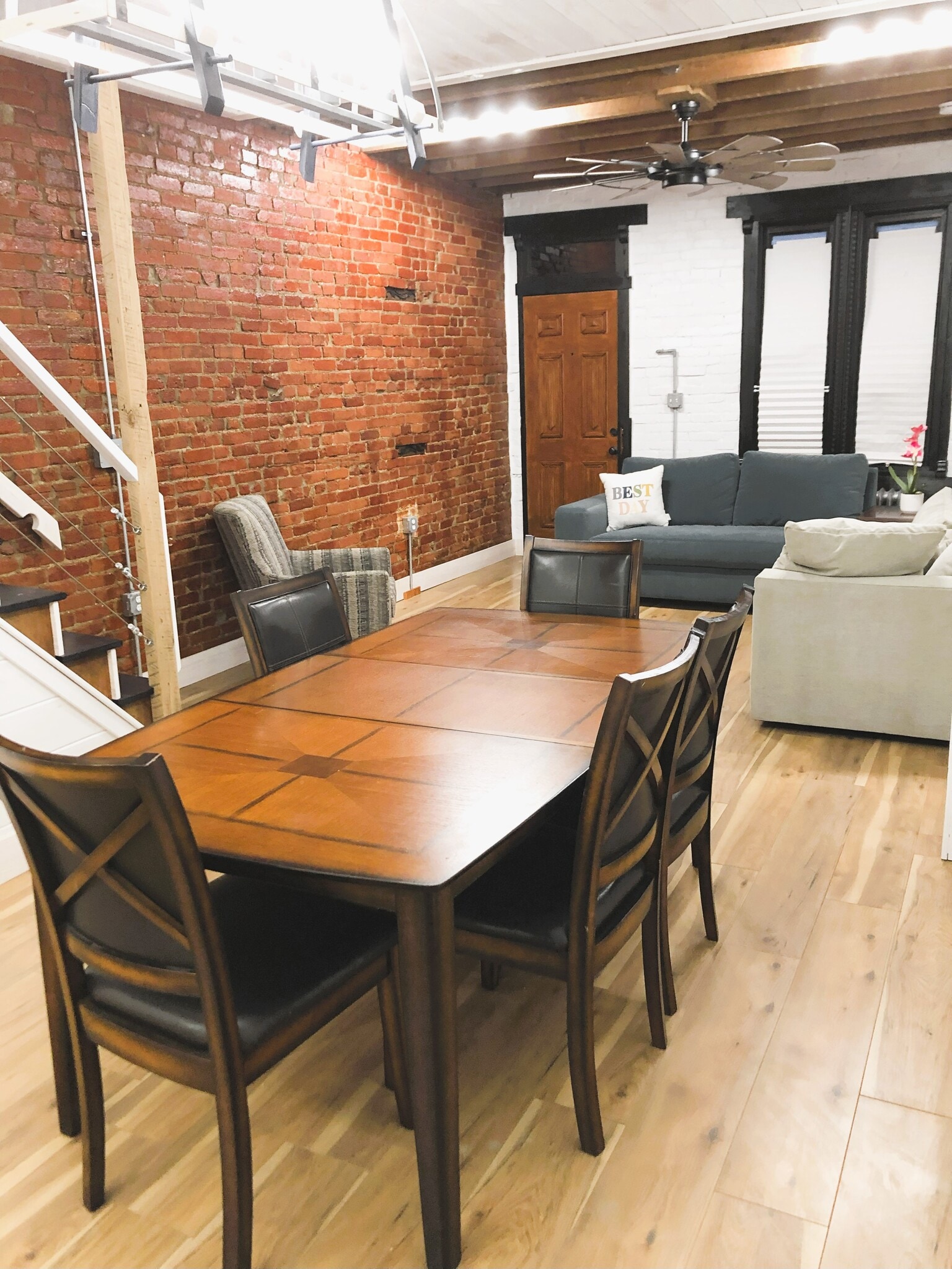 Building Photo - 121 Howard Ave