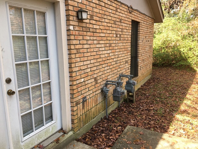 Building Photo - 3108 Zachry Ave