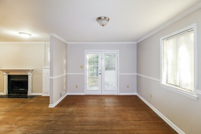 Building Photo - 5739 Hilton Ridge Rd