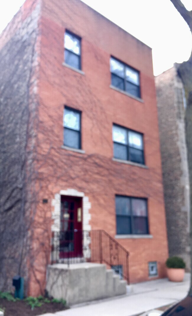 Building front - 720 S Aberdeen St
