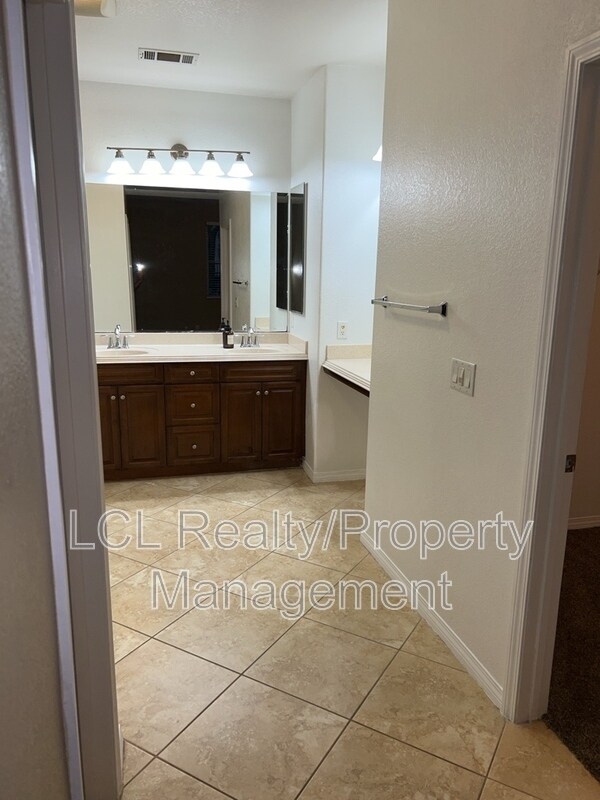 Building Photo - 30364 Skipstone Way