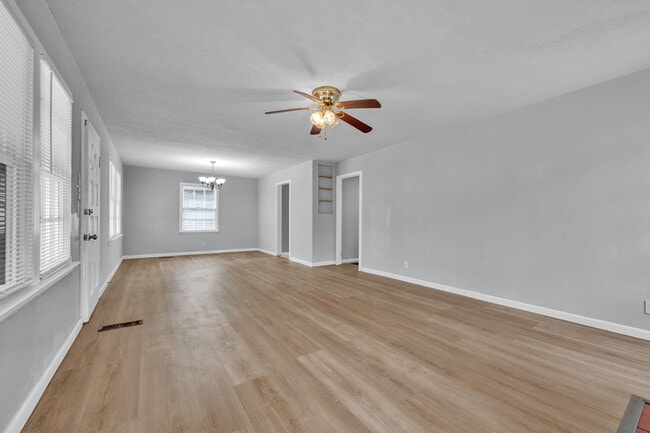 Building Photo - 4413 6th Ave