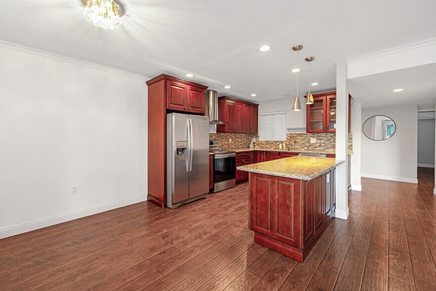 Building Photo - 3168 Via Vista