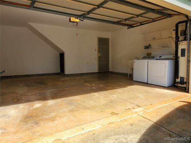 Building Photo - 91-1027D Hoomaka St