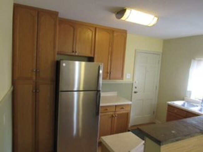 Building Photo - 229 Natalen Ave