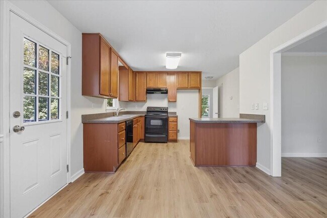 Building Photo - 4201 Autumn Lake Dr