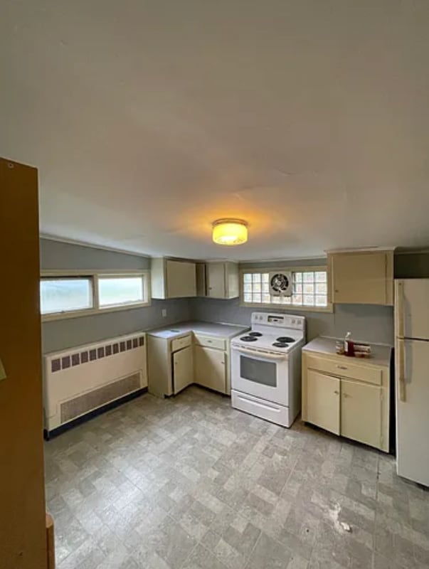 Building Photo - 35 Cherry St