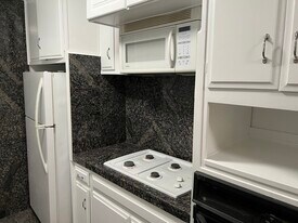 Building Photo - 6160 Whitsett Ave