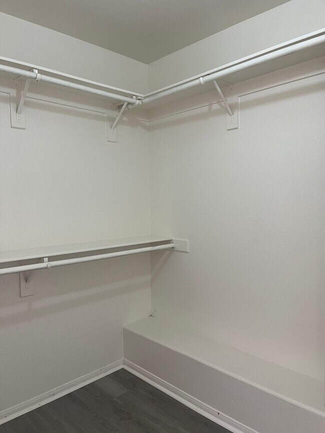 Building Photo - COMING SOON! 3 bedroom 2 bathroom home available in Apple Valley!