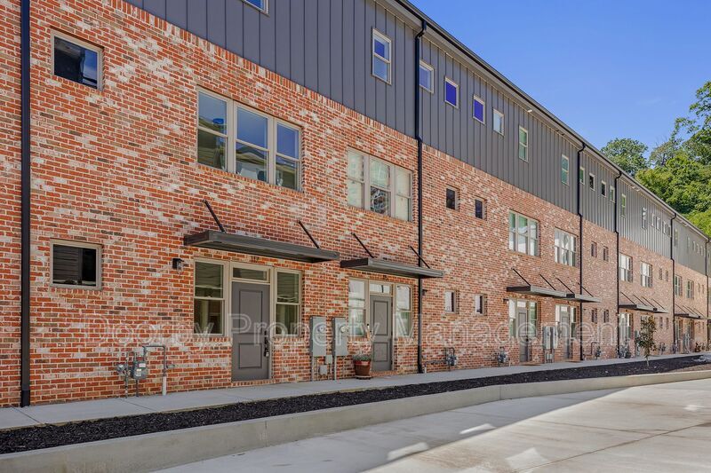 Building Photo - 895 Cherokee Blvd.