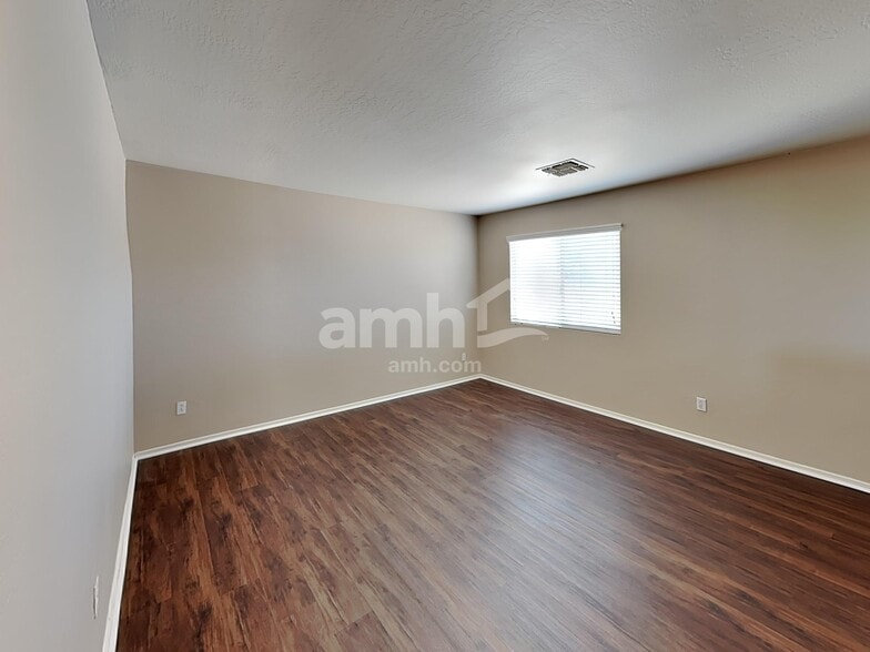 Building Photo - 17321 W Tara Ln