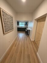Building Photo - 1617 Crystal Ct W
