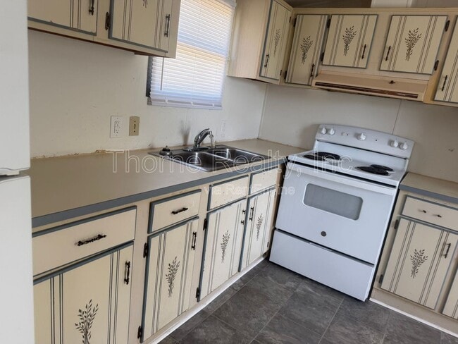 Building Photo - 164 Matts Ln