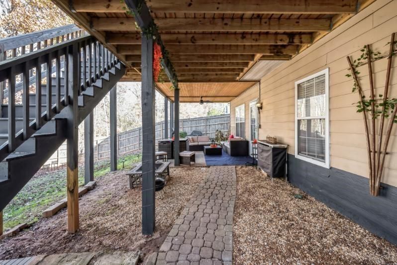 Building Photo - 795 Deerwood Dr