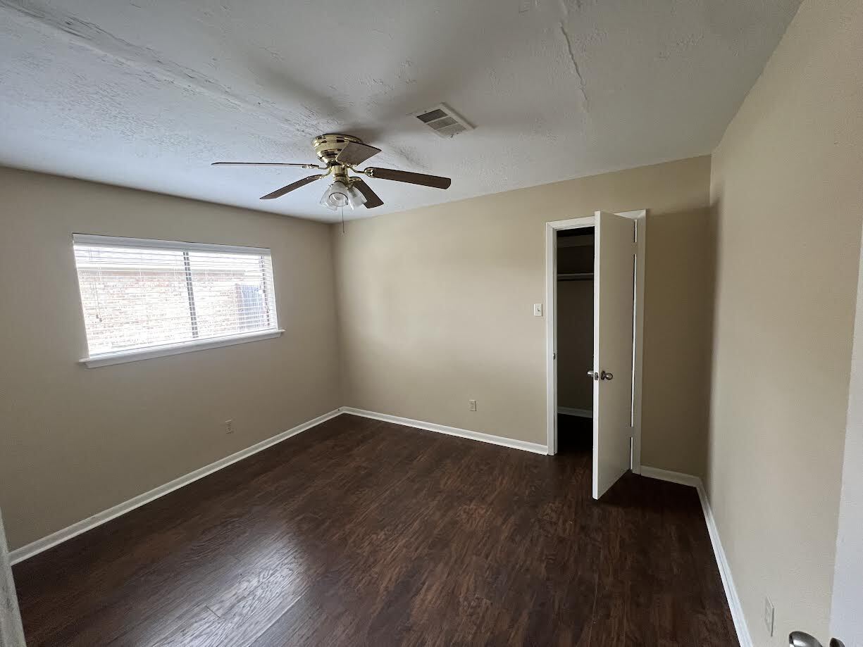 Building Photo - 3900 Windwood Cir